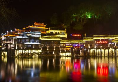 夜游鳳凰古城，感受別樣的古城美